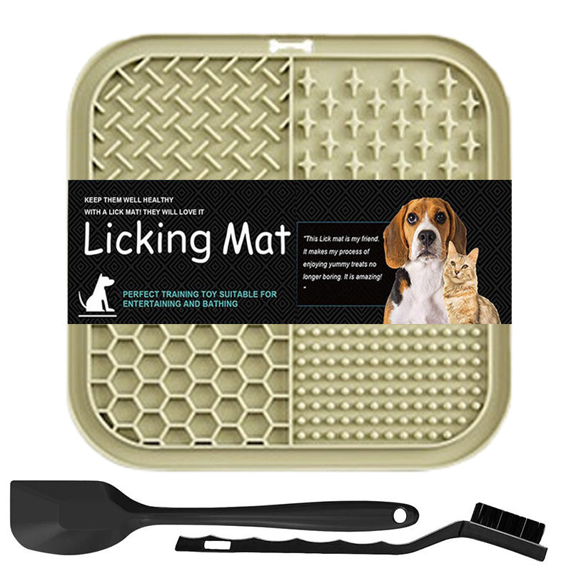 Licking Mat for Dogs & Cats with Suction Cups3